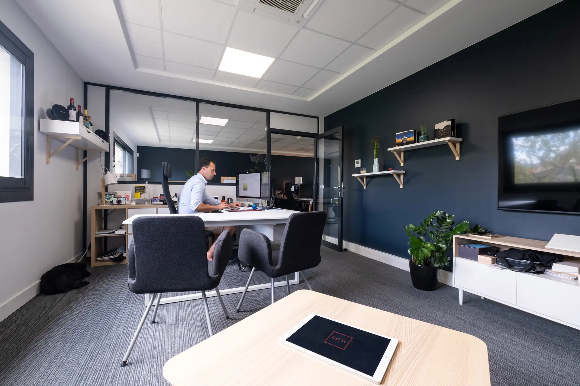 L'équipe Offensive dans ses bureaux du coworking BigFive à Bordeaux
