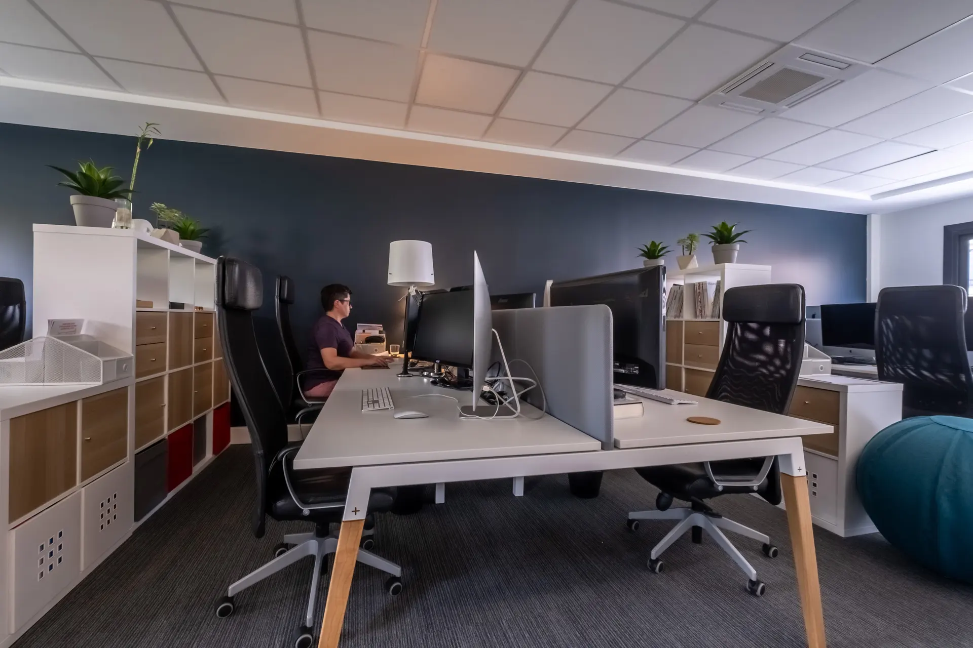 Open space lumineux du coworking BigFive aux Chartrons